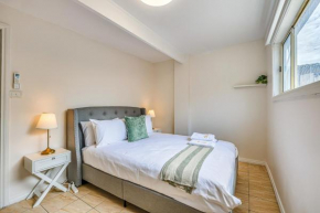 StayAU Cozy 1BR Living Space Near Chadstone